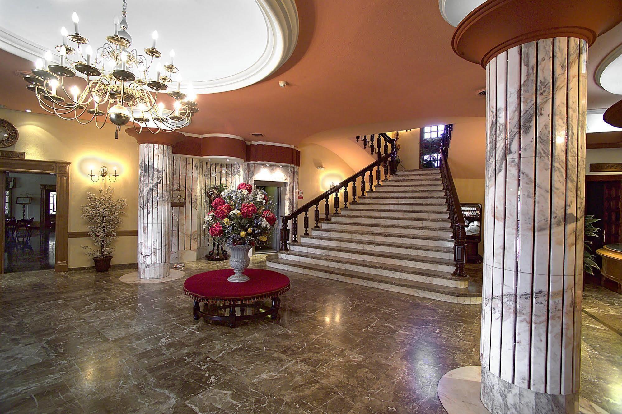 Hotel Zodiaco Байлен Інтер'єр фото