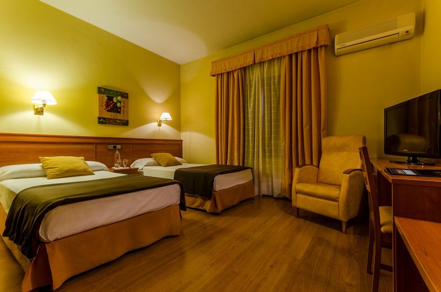 Hotel Zodiaco Байлен Екстер'єр фото